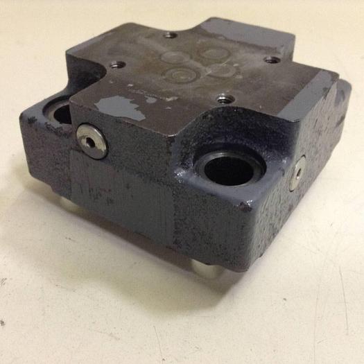 Used VICKERS Valve CVCS25D3S210S32AP110Z108A99 #88244