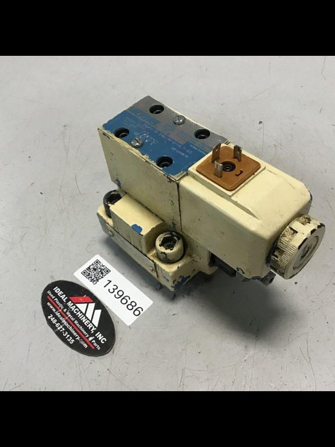 Used VICKERS Valves DG4V-3-2AL-M-U-HL7-60 Used