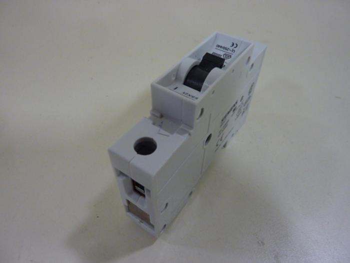Used SIEMENS 1 Amp Circuit Breaker 5SX21D1 #46947