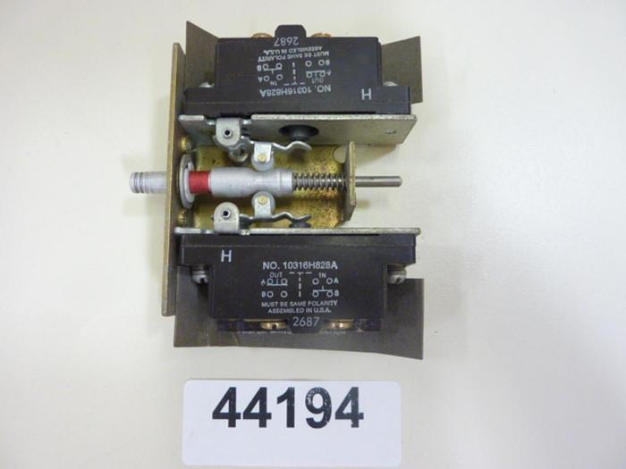 Used CUTLER HAMMER Limit Switch 10316H828A #44194