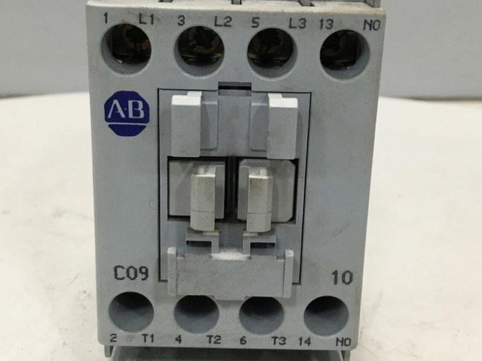 Used ALLEN BRADLEY Contactor 100-C09.10 SER A #109502