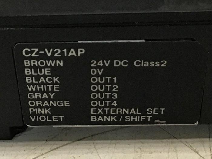 Used KEYENCE CORP Digital Amplifier Sensor CZ-V21AP #133938