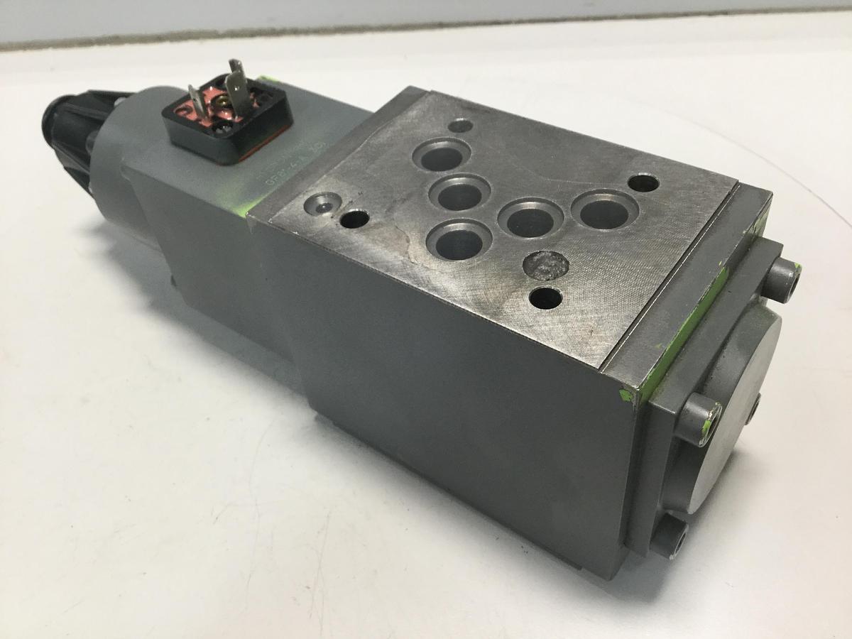 Used MANNESMANN REXROTH Proportional Flow Control Valve 4WRE10EA641224Z4M468 Used