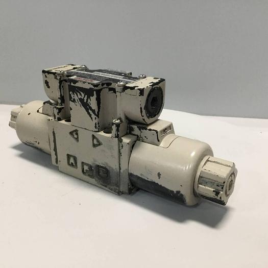 Used NACHI Directional Control Valve SS-G01-C5-GR-D2-20 #91585