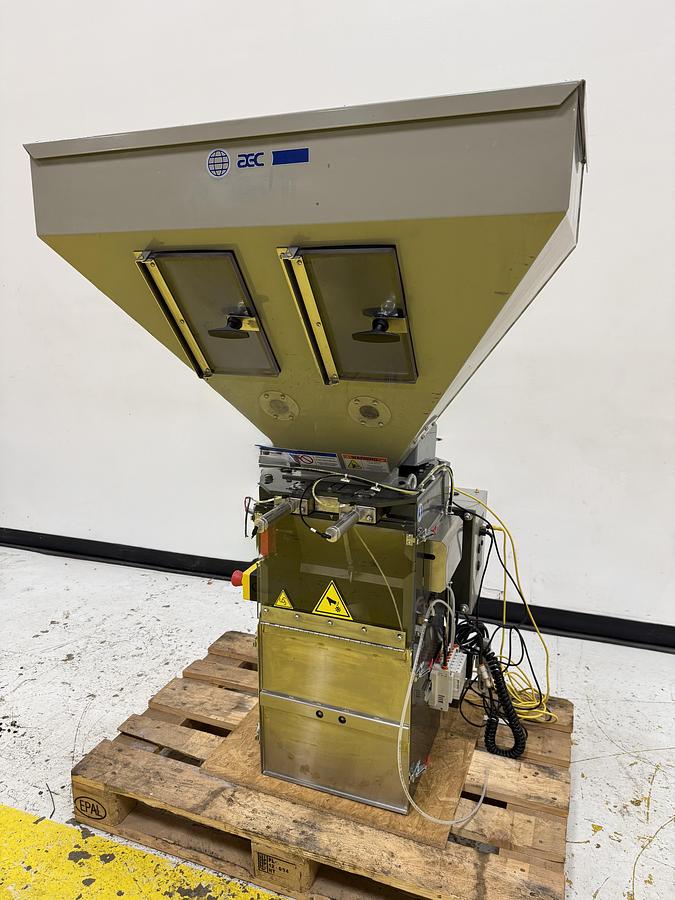 Used DNL / NOT CLEANED 2022 AEC BD-900-2