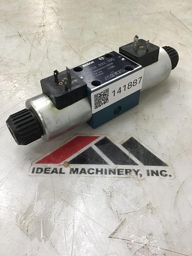 Used BOSCH Directional Valve 0 810 092 105 #141887