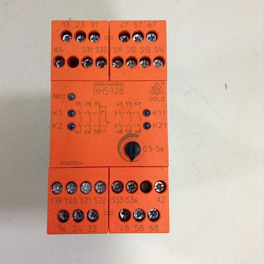 Used E DOLD & SOHNE KG Safety  Relay BH5928 #83468