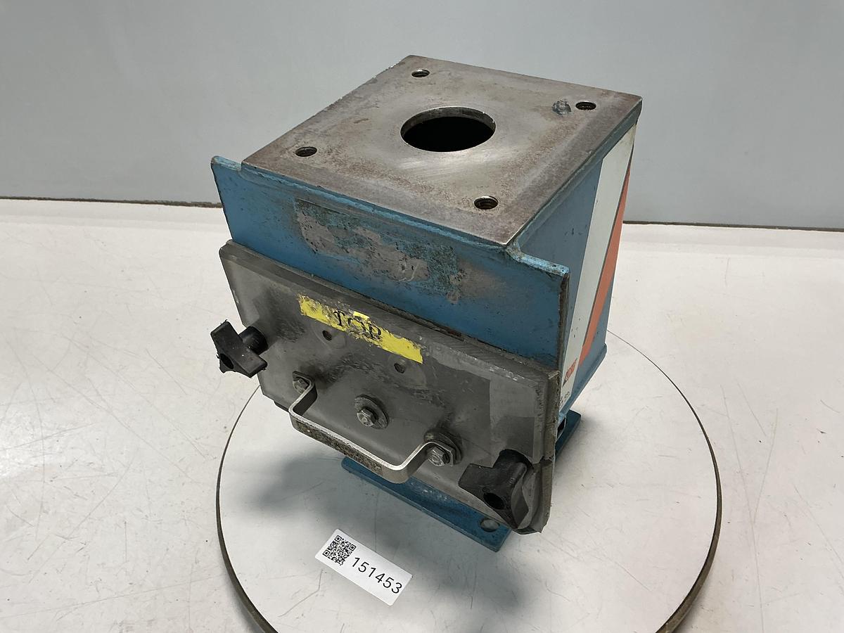 Used BUNTING NO MODEL / NO TAG