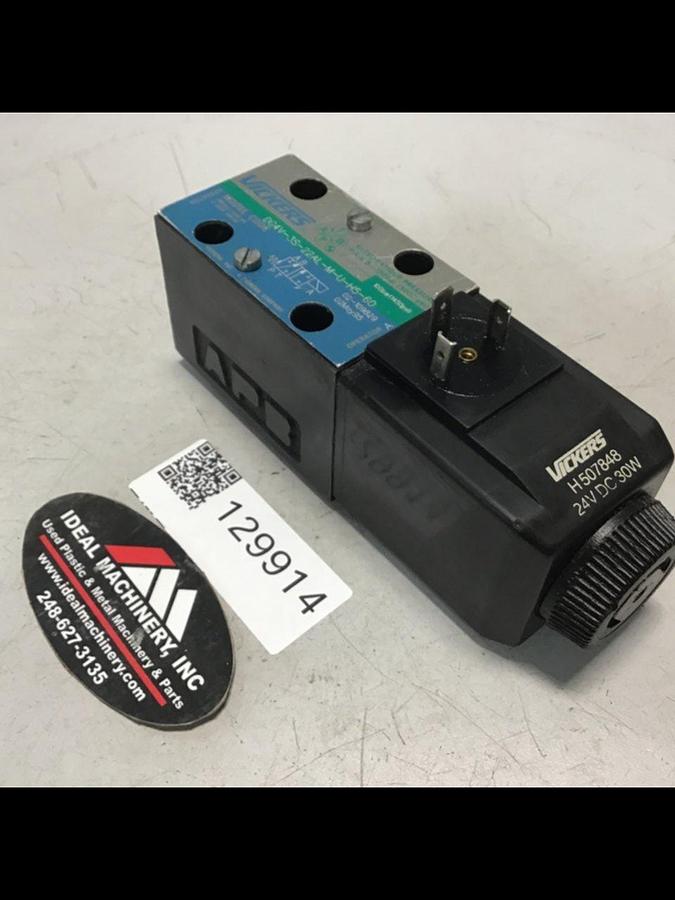 Used VICKERS Directional Valve DG4V-3S-22AL-M-U-H5-60 USED