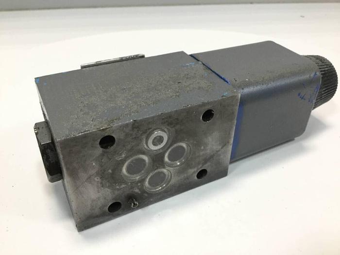 Used VICKERS Directional Control Valve DG4V32AMUH940 #98855