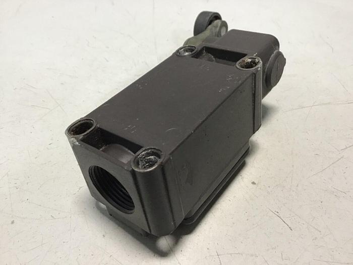Used SCHMERSAL Limit Switch T4VH 335-02Z #121537