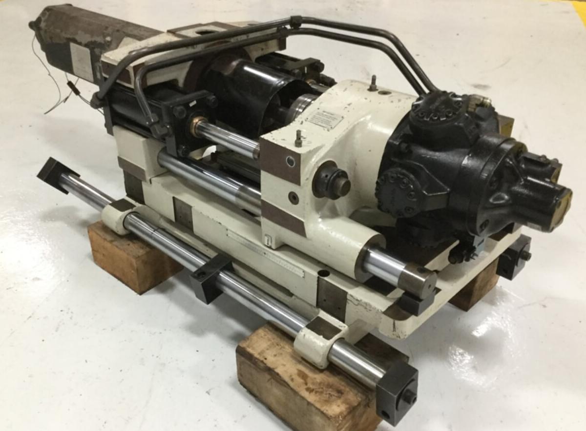 Used CINCINNATI MILACRON 17 Oz Injection Unit VT220-17 USED