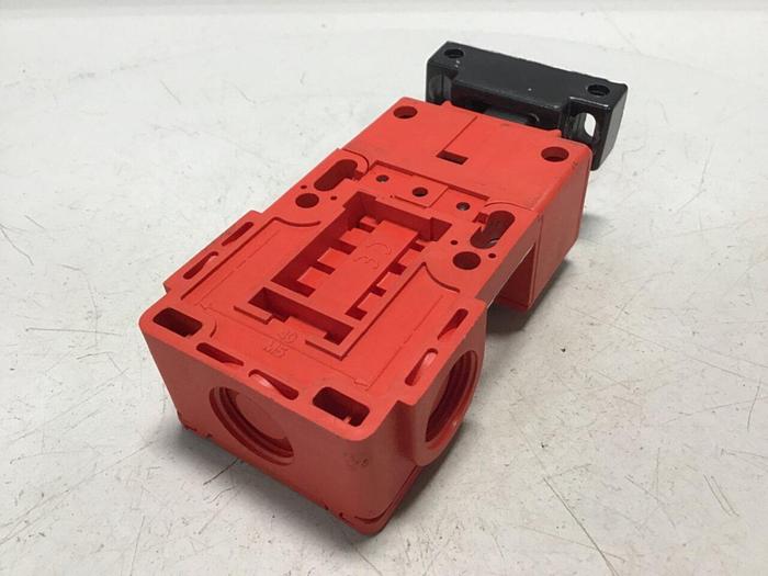 Used ALLEN BRADLEY Guardmaster Switch TROJAN 5 #121273