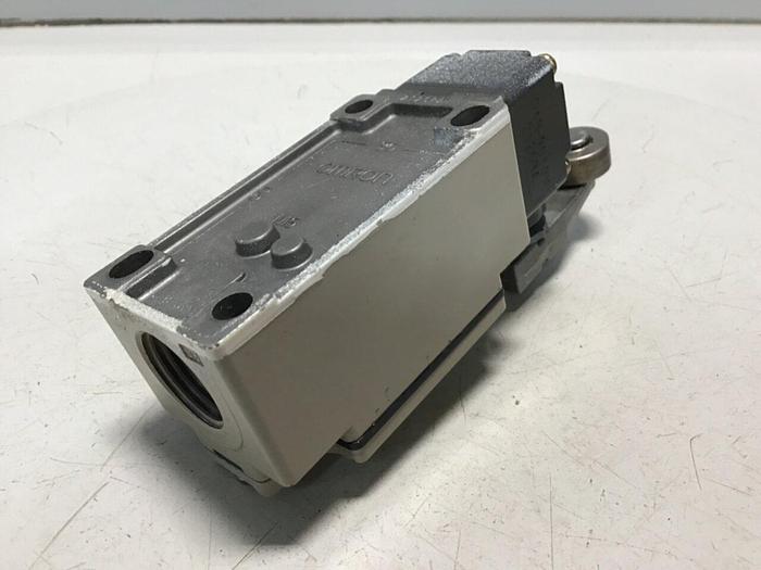 Used OMRON Limit Switch D4B-2115N-R #121529
