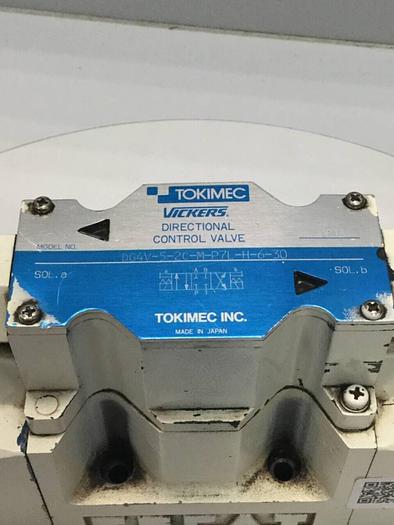 Used VICKERS Directional Control Valve DG4V-5-2C-M-P7L-H-6-30 #96922