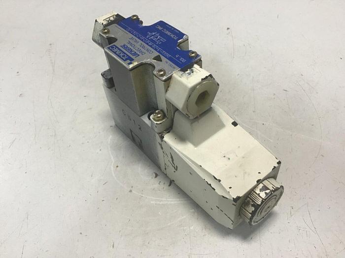 Used VICKERS Directional Control Valve DG4V-3-2A-M-P7-H-7-T41-50 #137719