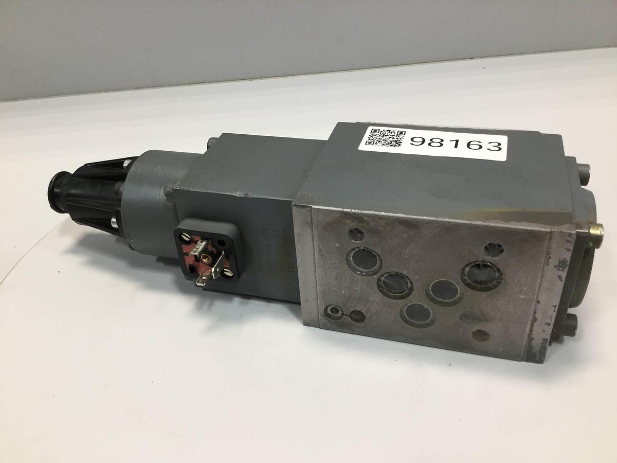 Used MANNESMANN REXROTH Proportional Flow Control Valve 4WRE10EA641224Z4M468 Used
