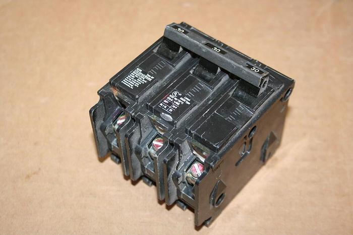 Used I-T-E 30 Amp Circuit Breaker QP330 #18842