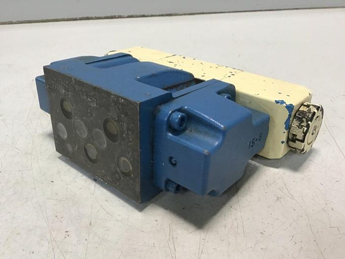 Used VICKERS Directional Valve DG4V-3-6C-M-U-H7-60 #139828