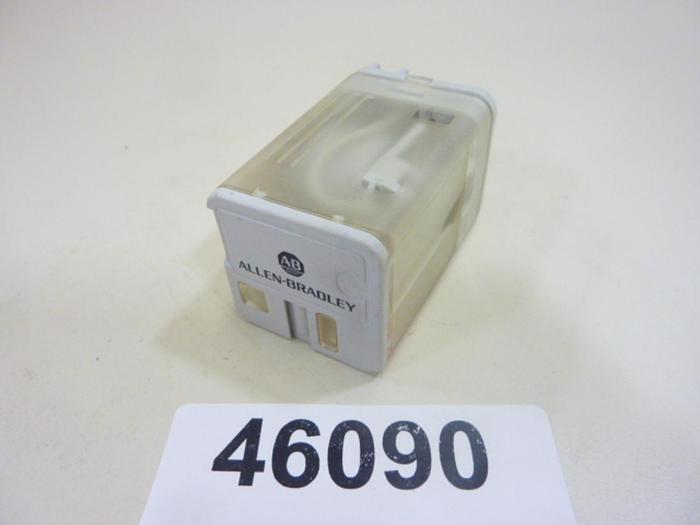 Used ALLEN BRADLEY Relay 700-HB32Z24 SER A #46090