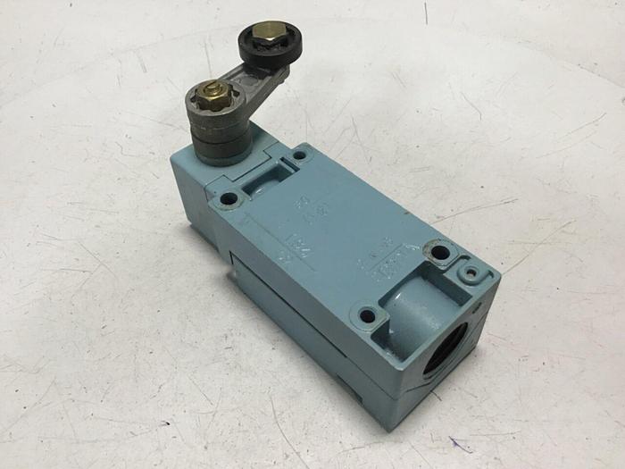 Used TELEMECANIQUE Limit Switch XCK-J-H7 #121851