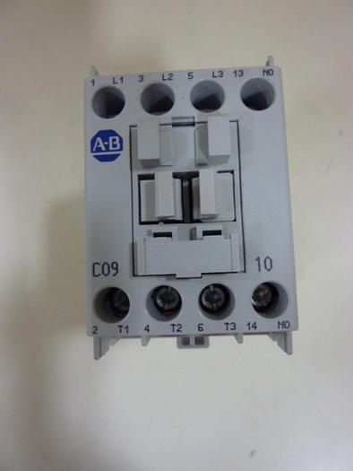 Used ALLEN BRADLEY Contactor Relay 100-C09Z.10 SER A #55312