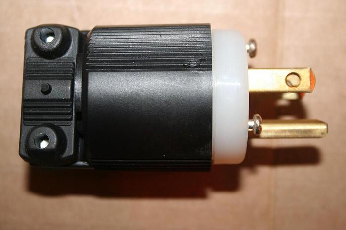 COOPER Safety Grip Plug 6266 New