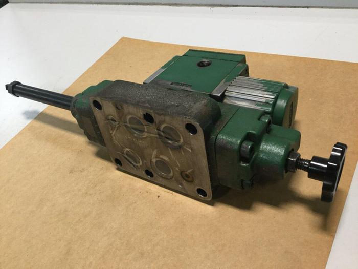 Used YUKEN Directional Valve DSHG-06-2B0-E-R2-RQ115-35103 #102965