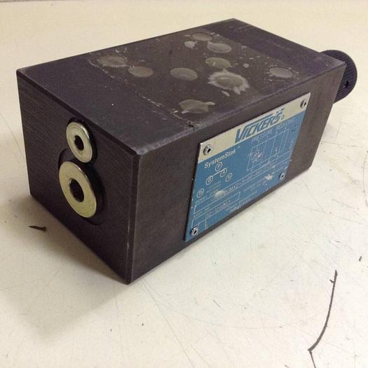 Used VICKERS Pressure Reducing Valve DGMX25PPFHS30 #97667