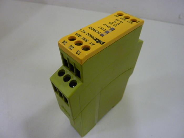 Used PILZ Relay PNOZX2.124VAC/DC2N/O #48832