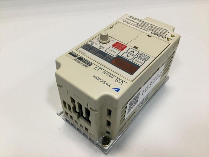 Used YASKAWA VS Mini J7 Drive CIMR-J7AA20P2 #103752