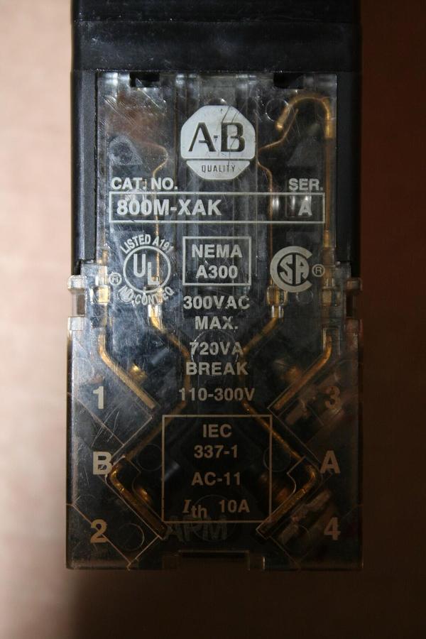 Used ALLEN BRADLEY Selector Switch 800MR-H33B Used