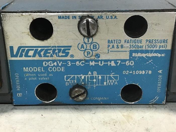 Used VICKERS Directional Valve DG4V-3-6C-M-U-HL7-60 Used