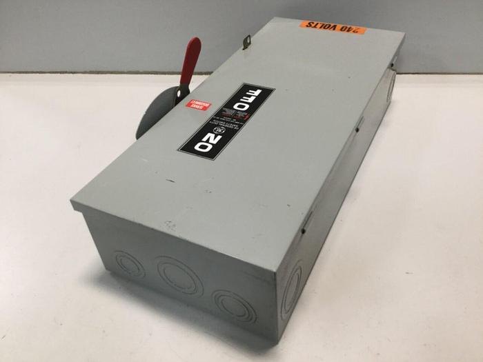 Used GENERAL ELECTRIC / GE 100 Amp Safety Disconnect Switch TG4323 #110766