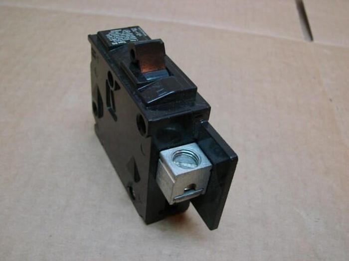 Used SIEMENS 15 Amp Circuit Breaker BQ1B015 #21925