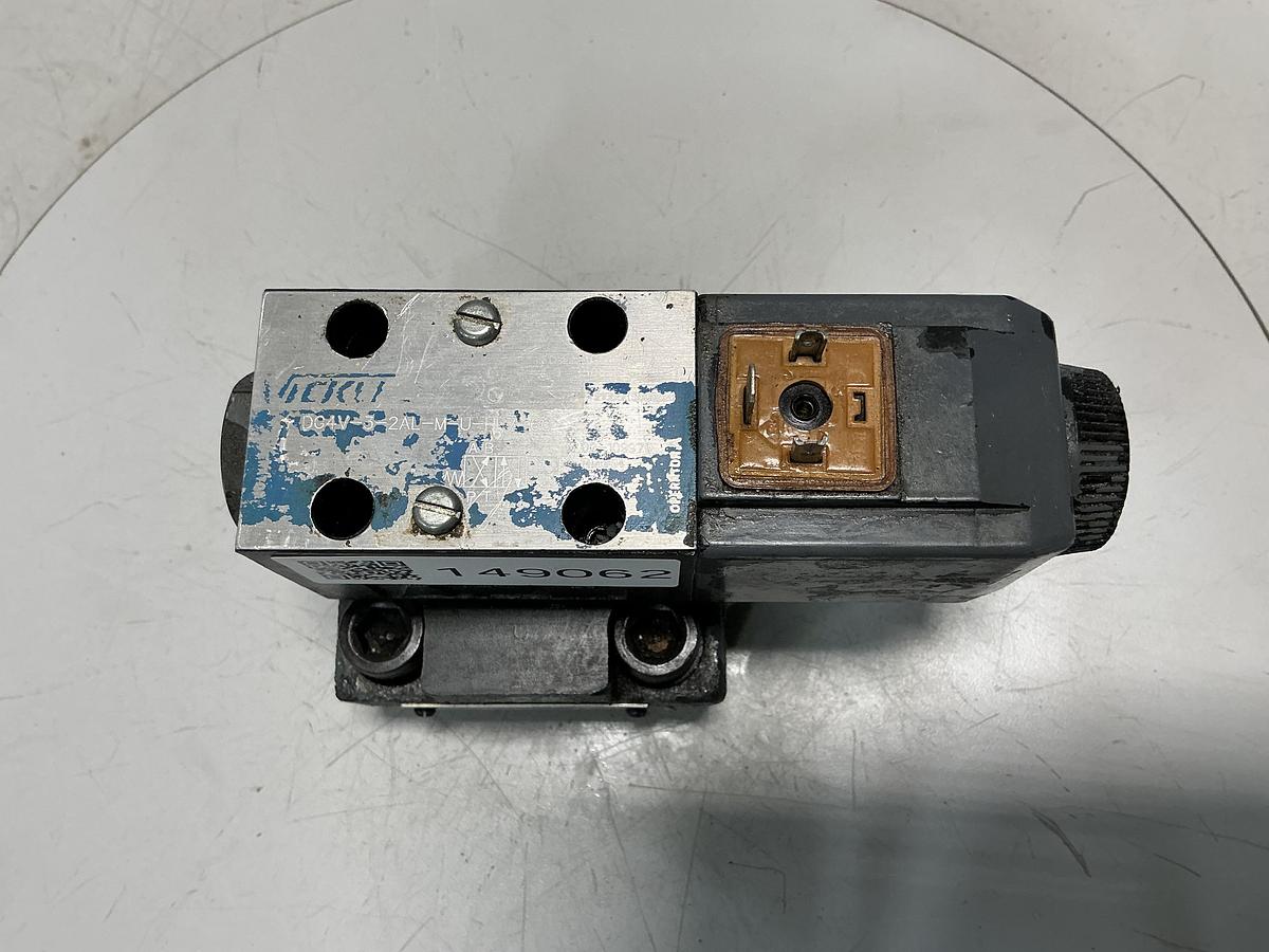 Used VICKERS DG4V-3-2AL-M-U-HL7-60