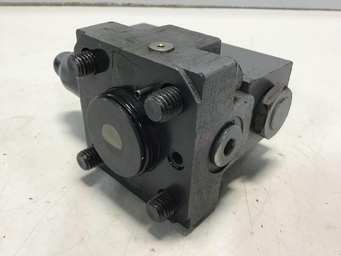 Used VICKERS Valves DG4V-3-2AL-M-U-HL7-60 Used