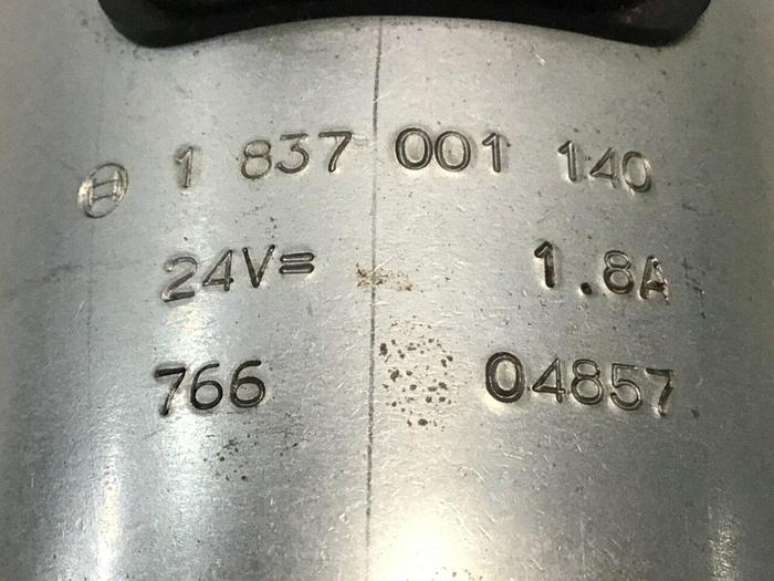 Used BOSCH Hydraulic Valve 0 810 001 830 Used