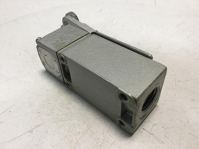 Used TELEMECANIQUE Lox-Switch C2JK05 #121800