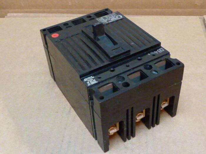 Used GENERAL ELECTRIC / GE 40 Amp Industrial Circuit Breaker TED136040 #34586