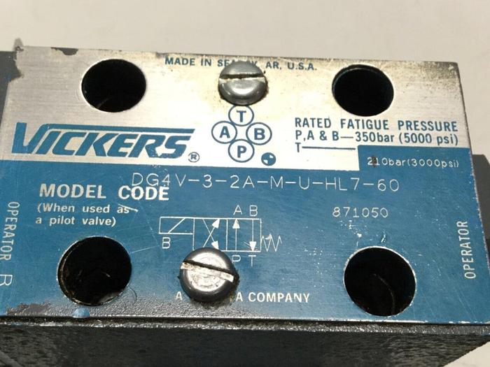 Used VICKERS Solenoid Valve DG4V32AMUHL760 Used