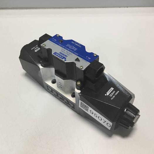 Used VICKERS Directional Control Valve DG4V56CMP7LH740 Used #95070