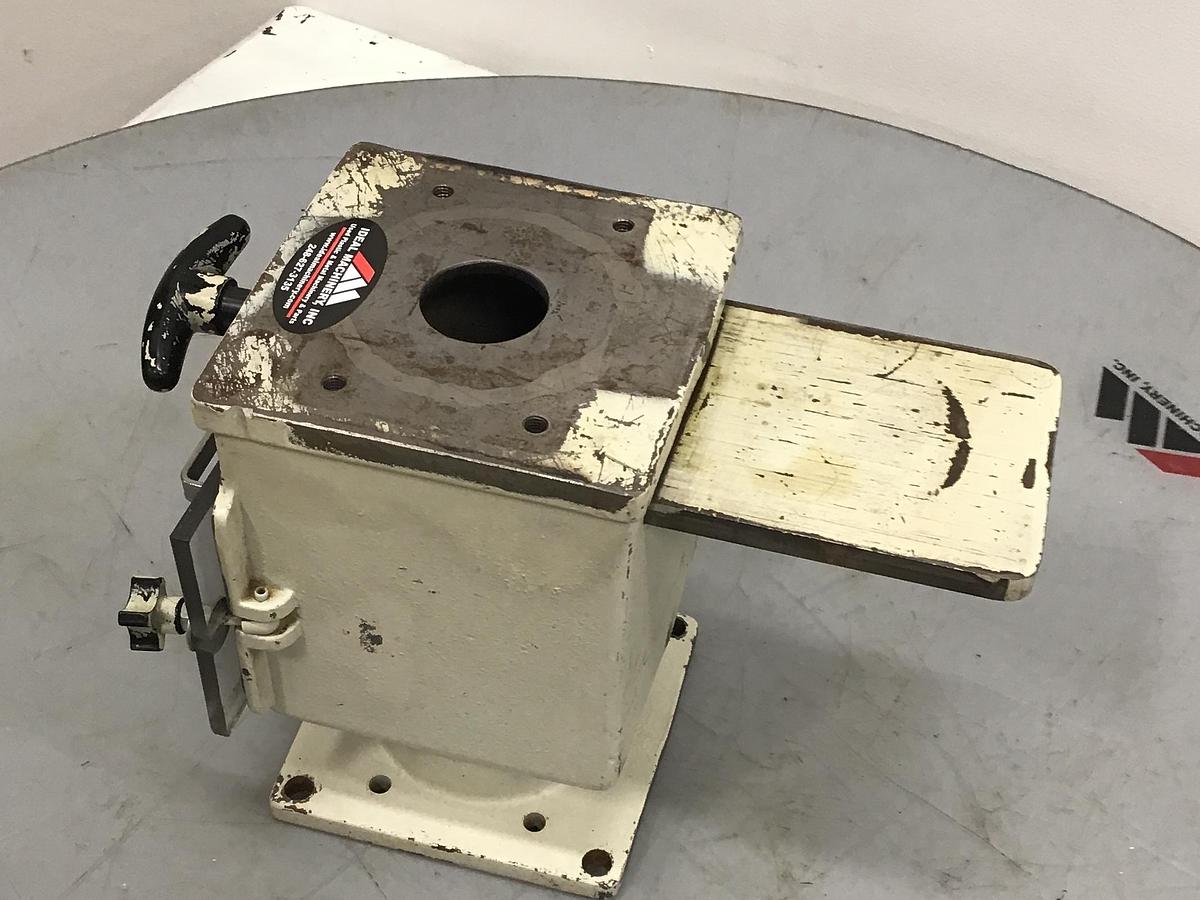 Used METAL FABRICATOR 7X7 DM