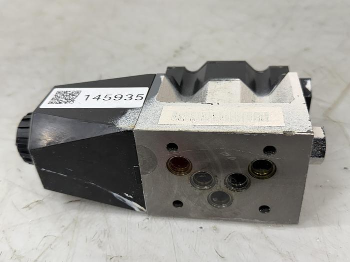 Used TOKIMEC DG4VS-5-0A-M-P7L-H-7-40-JA5