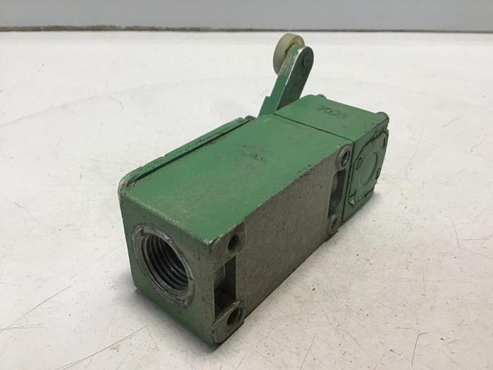 Used TELEMECANIQUE Lox-Switch C2JK05 #121767