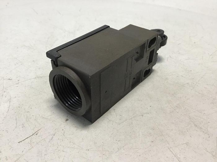 Used SCHMERSAL Limit Switch Z1R 236-11Z #122358