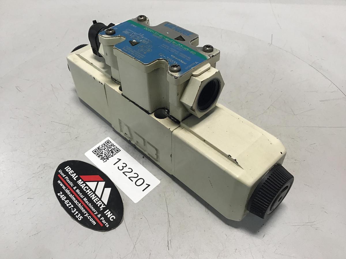 Used VICKERS VALVE DG4V-3S-6C-M-FW-D7-H5-60 USED #132201