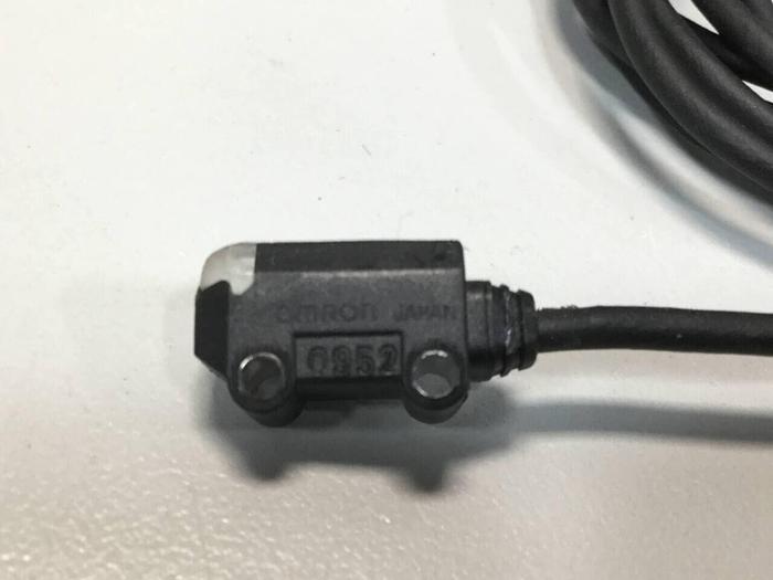Used OMRON Photoelectric Sensor E3T-ST11 #99355