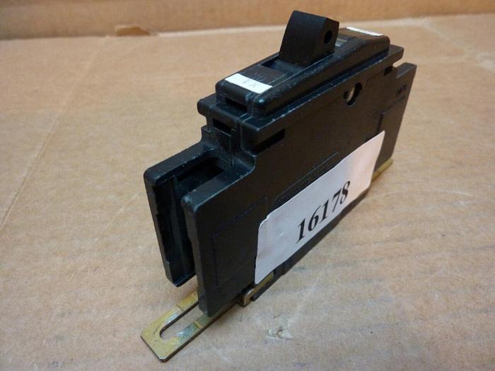 Used SQUARE D 10 Amp Circuit Breaker QOU110 Used