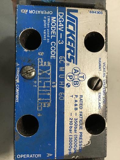 Used VICKERS Directional Valve DG4V-3-6C-M-U-H7-60 #139669